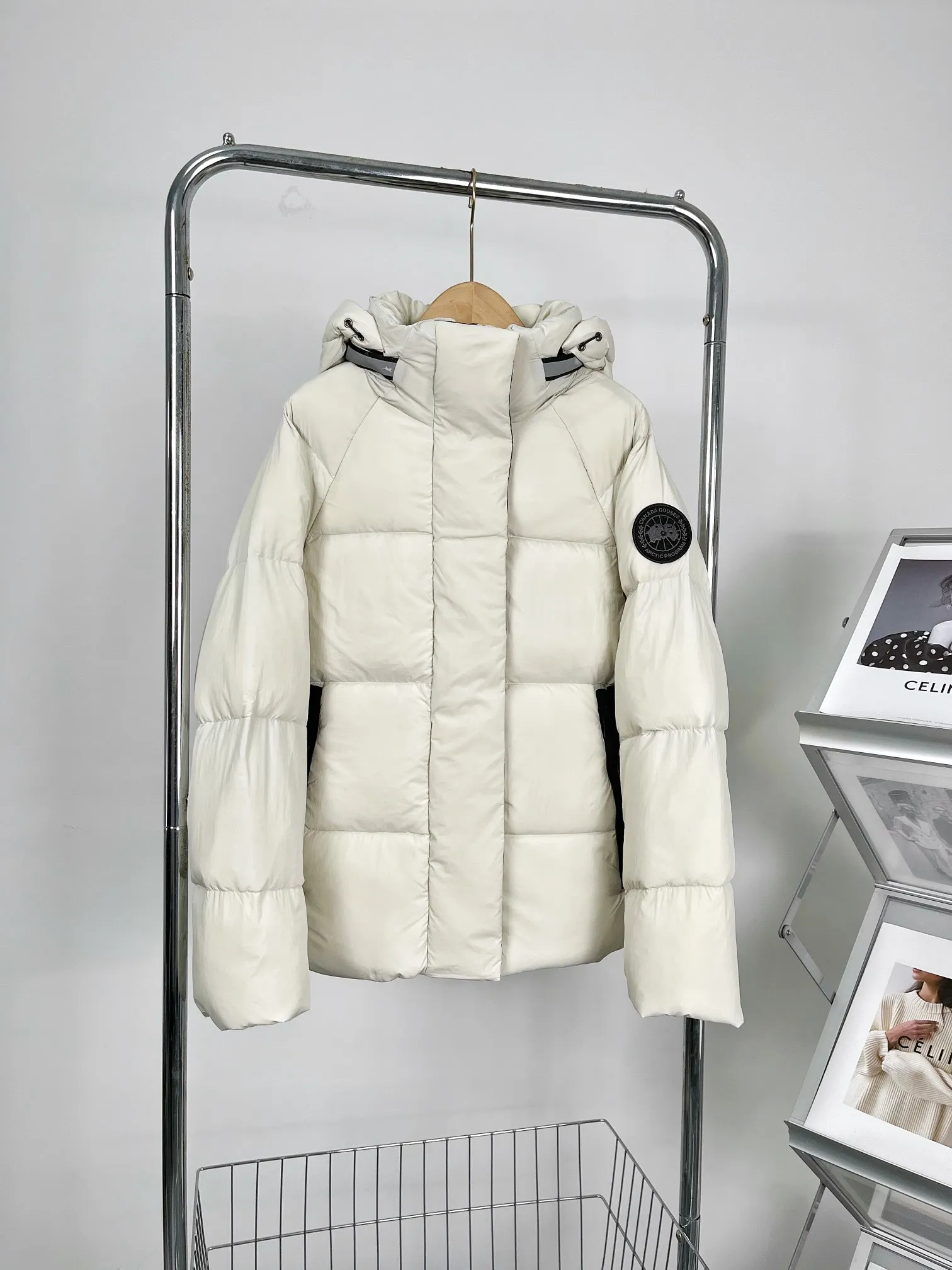 P780 𝐂𝐚𝐧𝐚𝐝𝐚 𝐠𝐨𝐨𝐬𝐞丨Canada Goose Ouyang Nana same style short down jacket Size: S-XXL